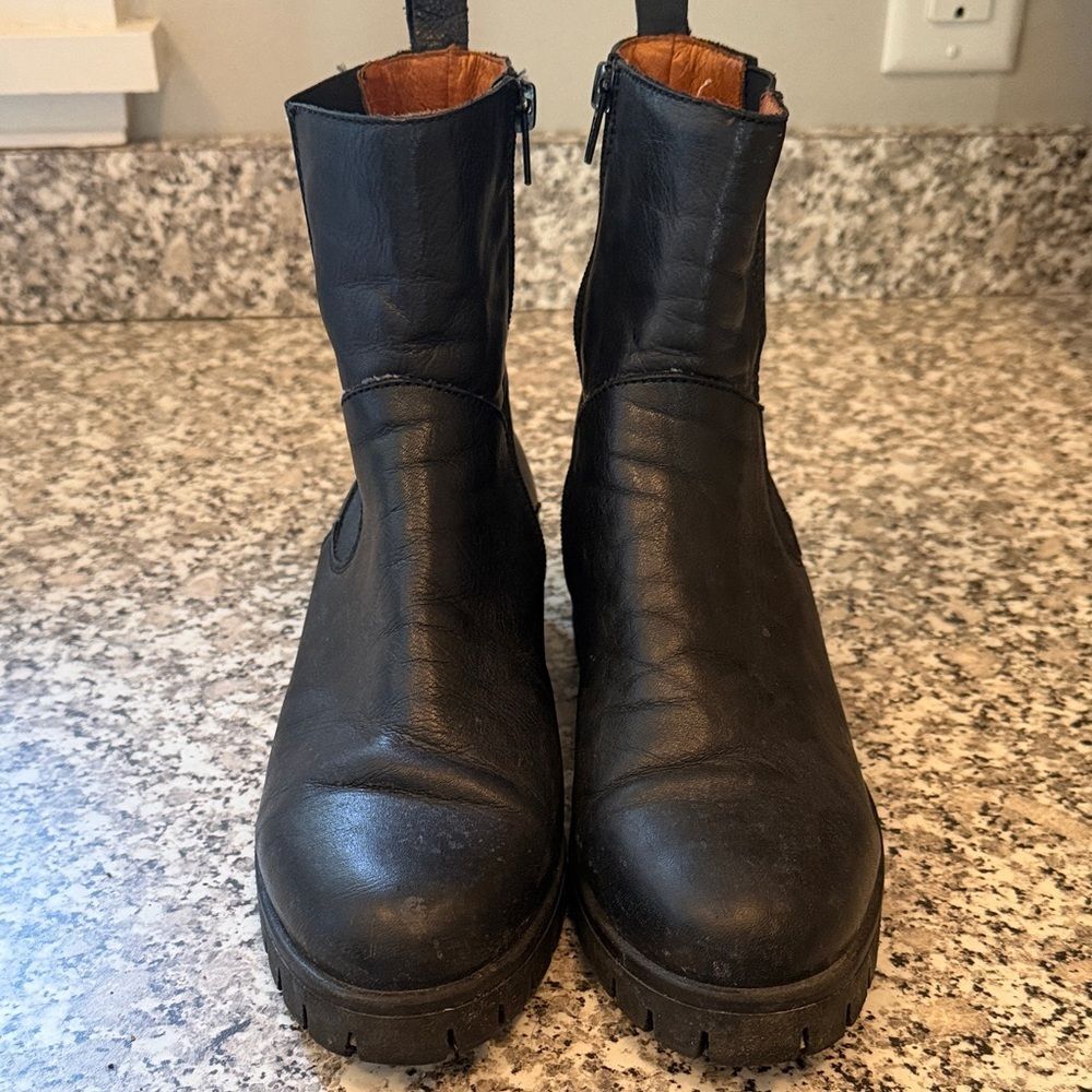Made in Spain Black Women's Ankle Boots All Leather.  Size 39. Size 8.5 - Picture 3 of 6